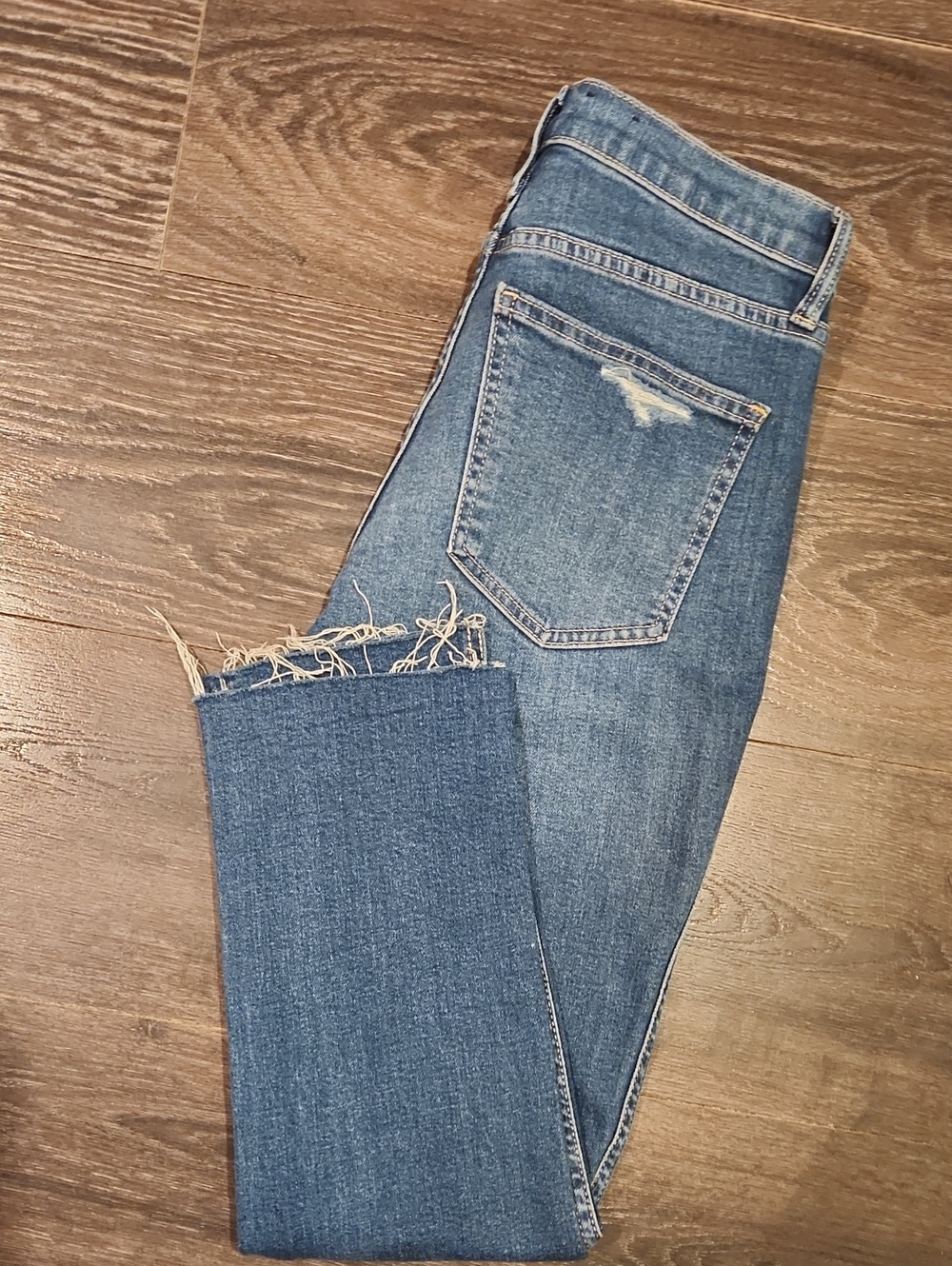 ❤️ NWOT! GAP VINTAGE SLIM MID-RISE JEANS, DISTRESSED, RAW SPLIT HEM, 2S 26 SHORT - Picture 8 of 9